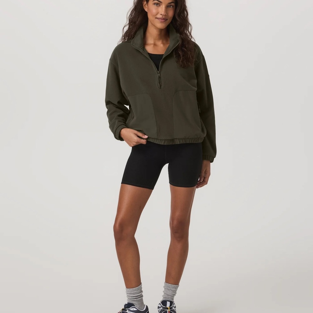 Vuori new Women's Aspen‎ Half Zip